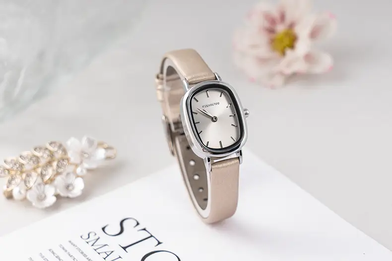 Women's Oval Watch Black Leather Waterproof — feature 4