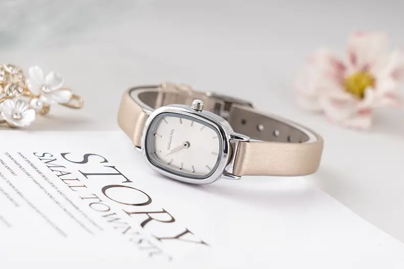 Women's Oval Watch Black Leather Waterproof — feature 5