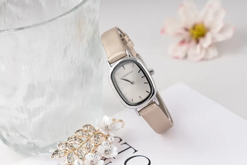 Women's Oval Watch Black Leather Waterproof — feature 6