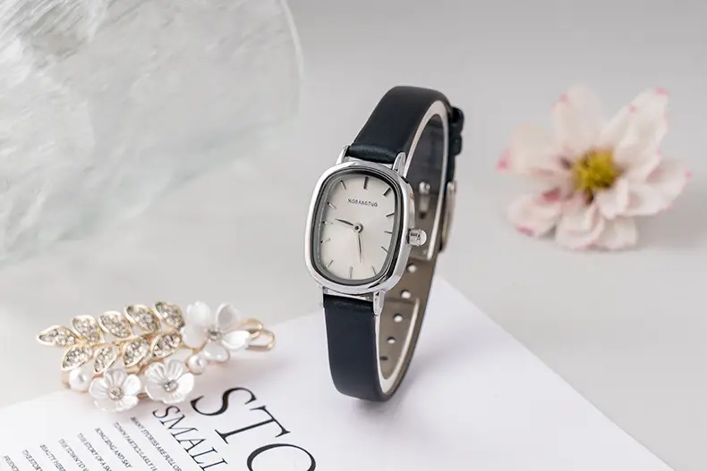 Women's Oval Watch Black Leather Waterproof — feature 8