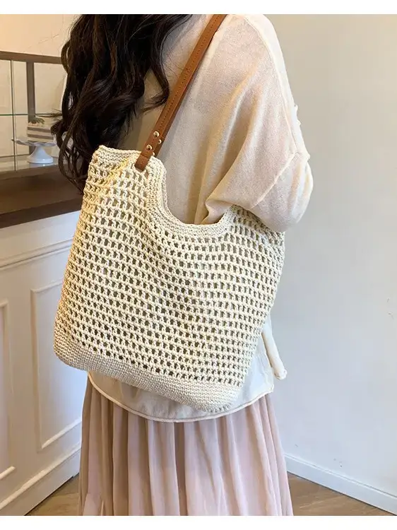 Women's Cross-Corner Straw Tote Bag with Leather Strap - Image 5