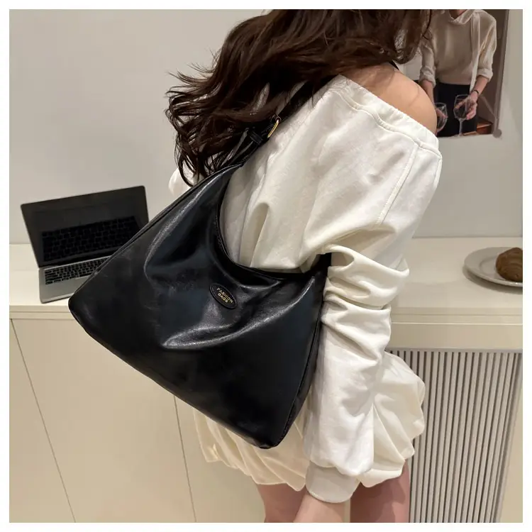 Brown Leather Shoulder Bag for Women 2025 — feature 10