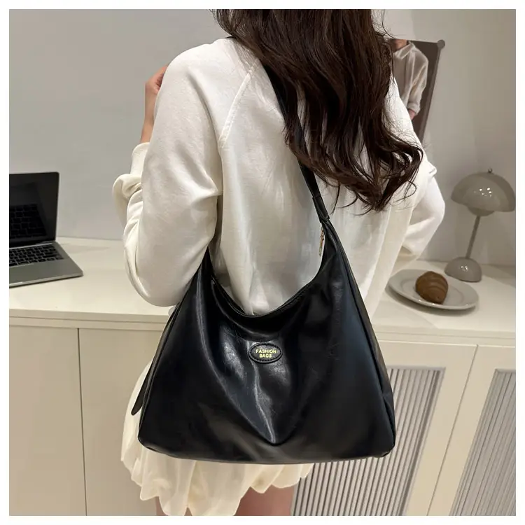 Brown Leather Shoulder Bag for Women 2025 — feature 9