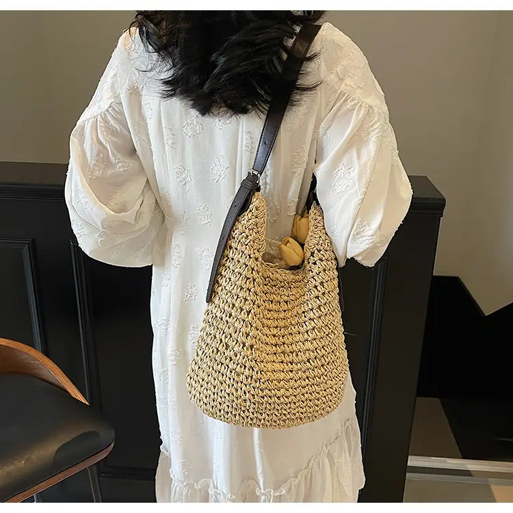 Women Straw Shoulder Bag Large Capacity Woven 2025 — feature 15