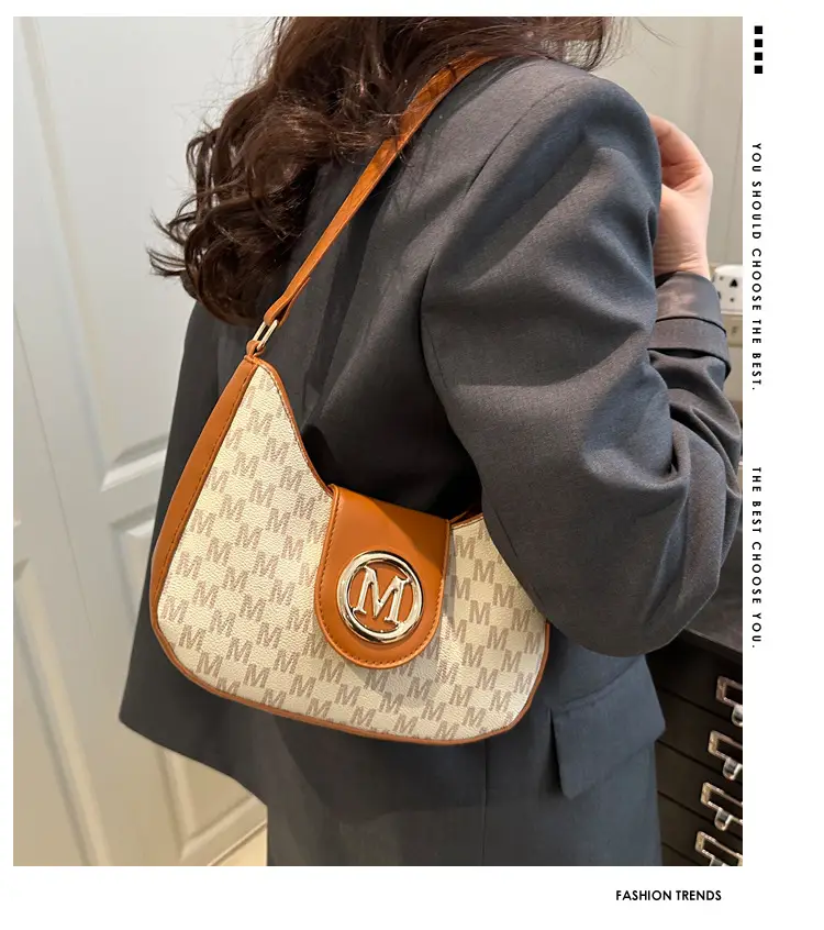 Retro Letter Print Shoulder Bag Brown Leather 2025 — feature 1