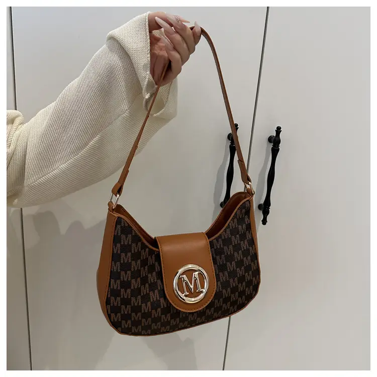 Retro Letter Print Shoulder Bag Brown Leather 2025 — feature 20