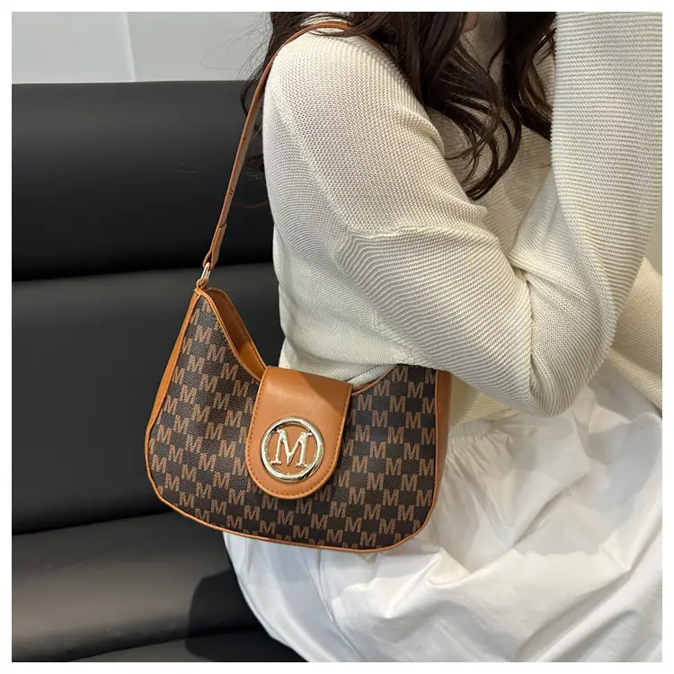 Retro Letter Print Shoulder Bag Brown Leather 2025 — feature 21