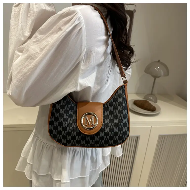 Retro Letter Print Shoulder Bag Brown Leather 2025 — feature 28