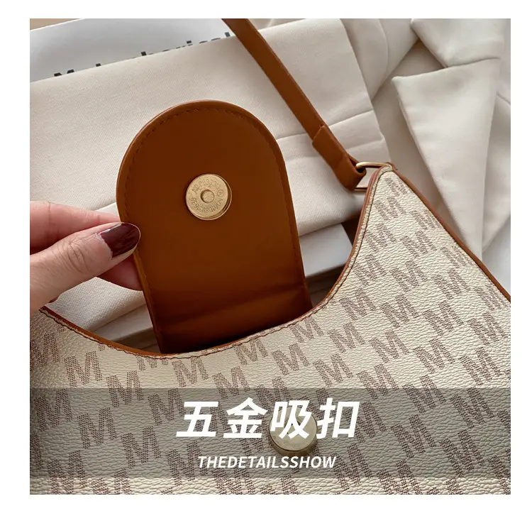 Retro Letter Print Shoulder Bag Brown Leather 2025 — feature 5