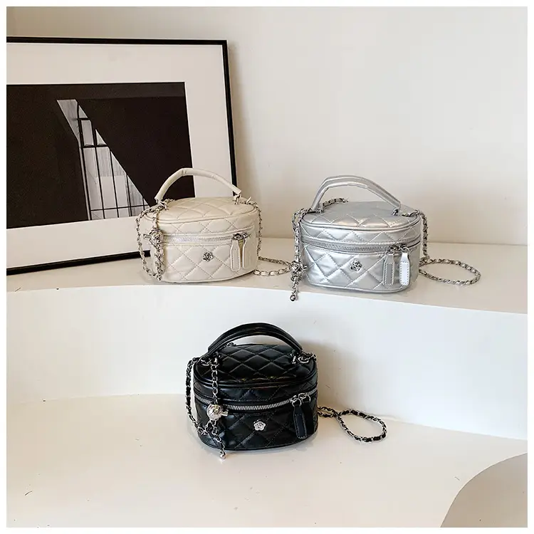 Crossbody Bag with Chain Strap Beige 2025 Design — feature 12