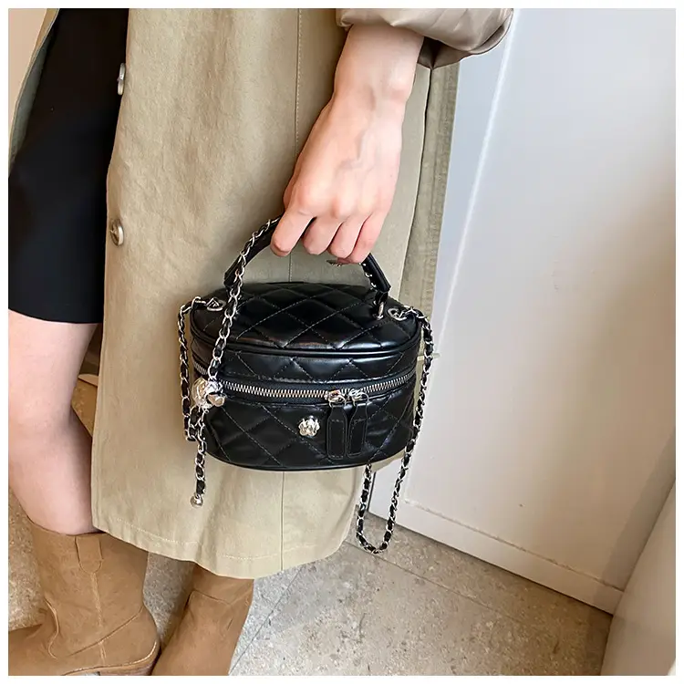 Crossbody Bag with Chain Strap Beige 2025 Design — feature 14