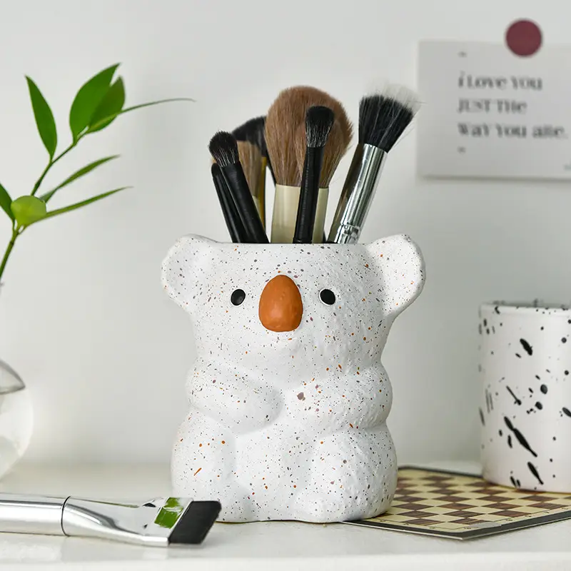 Modern Koala Cosmetic Brush Storage Bucket - Image 3
