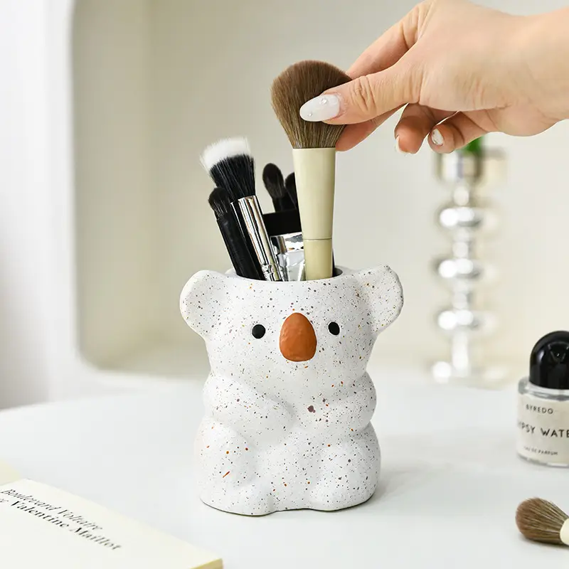 Modern Koala Cosmetic Brush Storage Bucket - Image 5