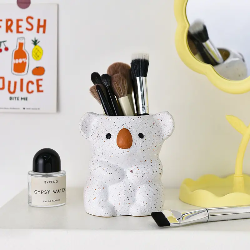 Modern Koala Cosmetic Brush Storage Bucket β feature 3