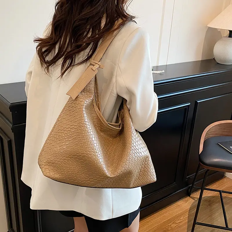 2025 Cross-Border Retro Bag Large Capacity Shoulder Bag - Image 8