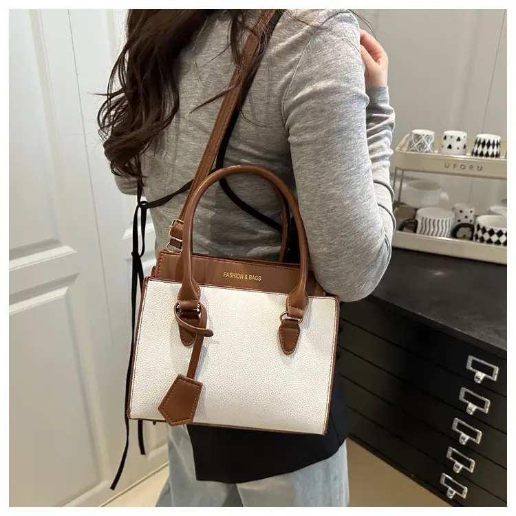 2025 Fashionable Women's Bags with Textile Stitching — feature 7