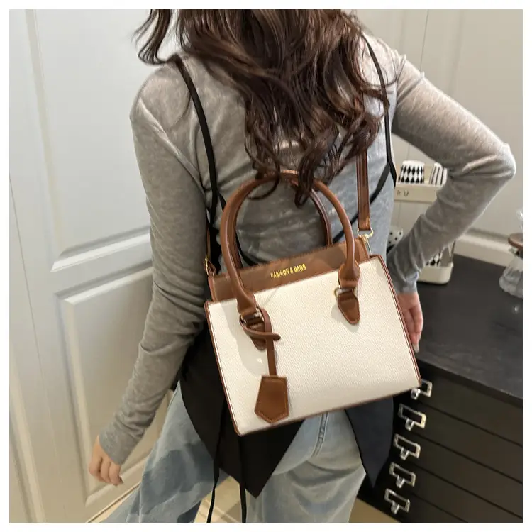 2025 Fashionable Women's Bags with Textile Stitching — feature 9
