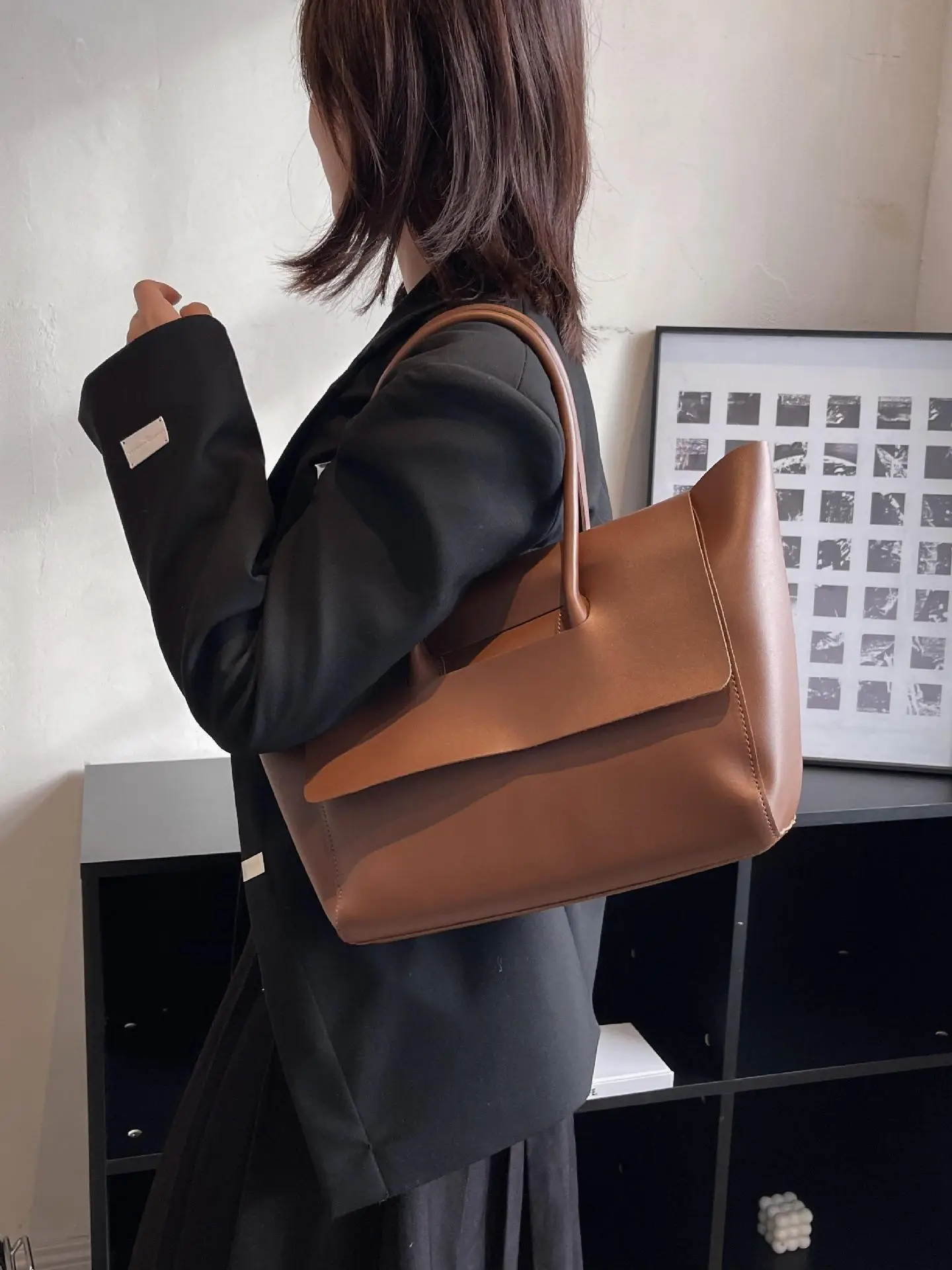 Korean Style Brown Leather Shoulder Tote Bag 2025 - Image 9