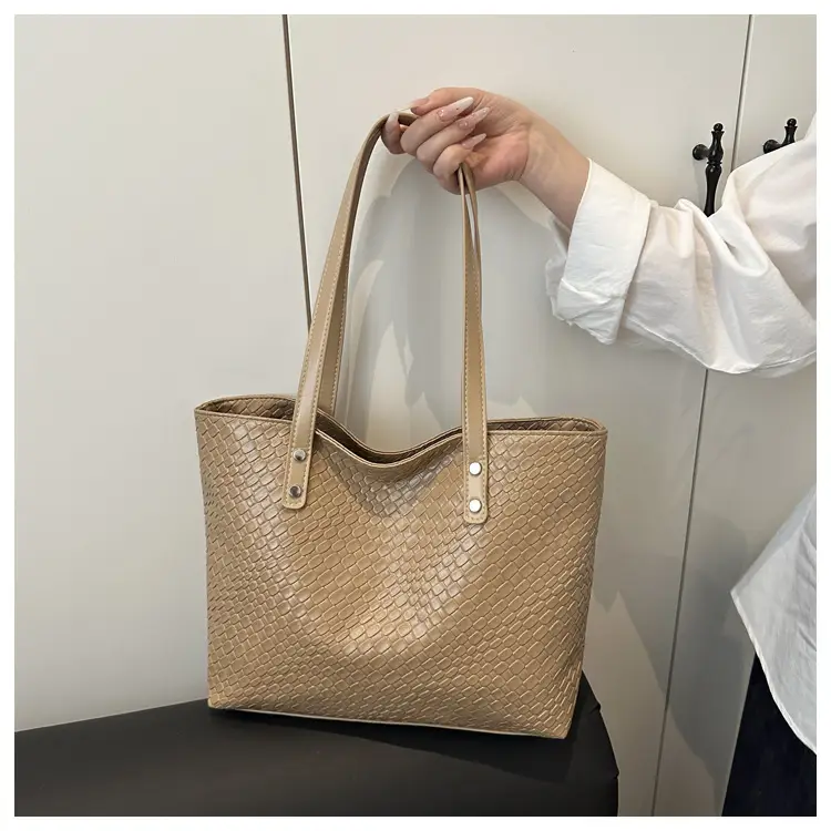 Women's Large Woven Shoulder Bag 2025 Retro Artistic — feature 15