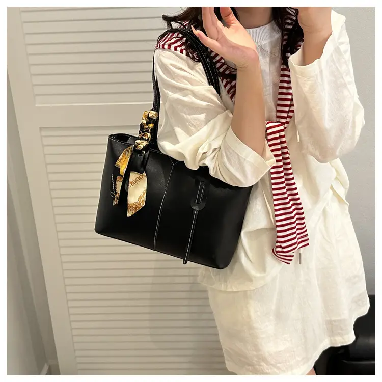 2025 Summer Large Capacity Women's Tan Shoulder Bag — feature 18