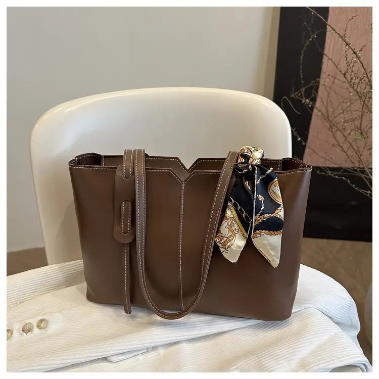 2025 Summer Large Capacity Women's Tan Shoulder Bag — feature 24