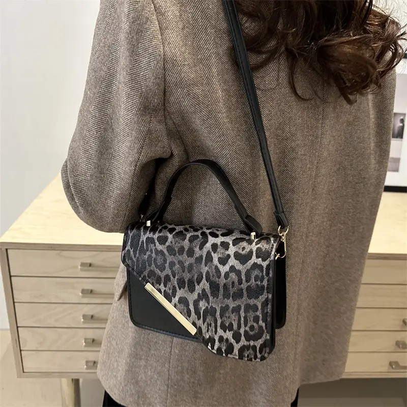 Leopard Print Red Strap Shoulder Bag - Image 6