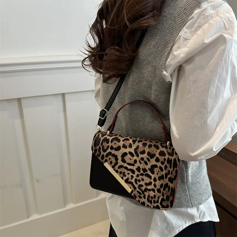 Leopard Print Red Strap Shoulder Bag - Image 7