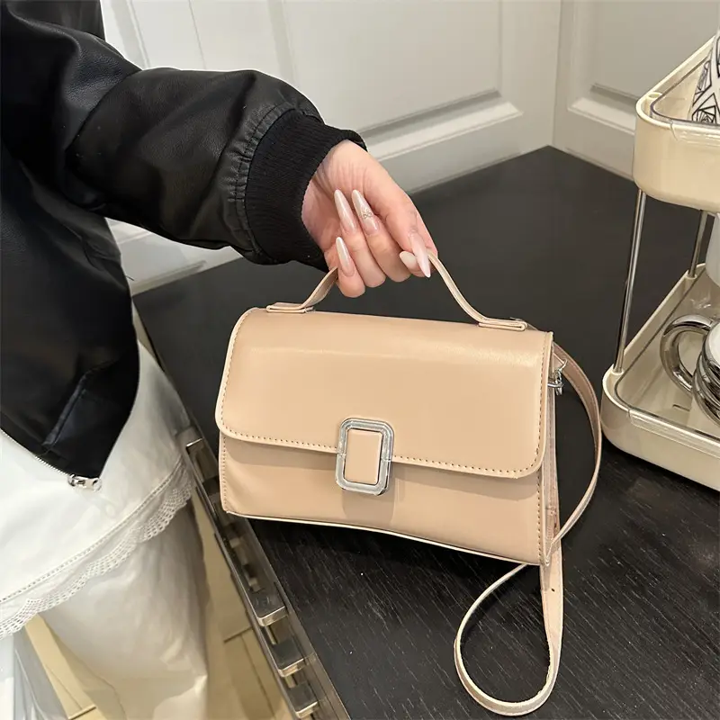 White Korean Style Shoulder Bag for Women - Image 9