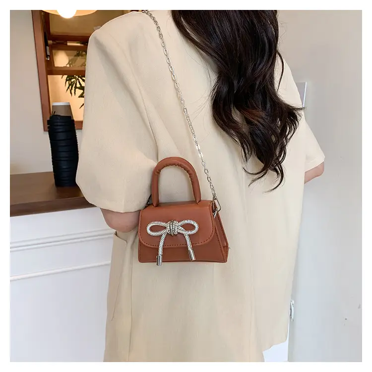 White Bow Chain Shoulder Bag for Women 2025 — feature 14