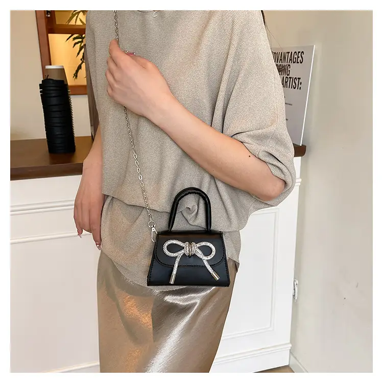 White Bow Chain Shoulder Bag for Women 2025 — feature 19