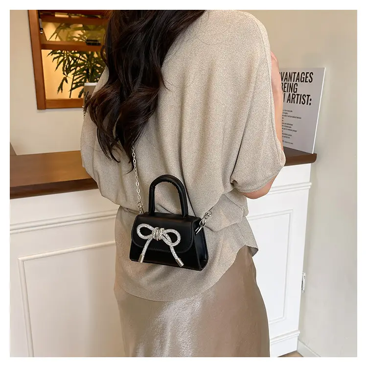 White Bow Chain Shoulder Bag for Women 2025 — feature 20