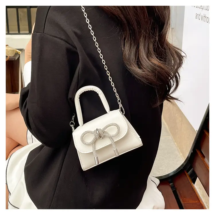 White Bow Chain Shoulder Bag for Women 2025 — feature 22