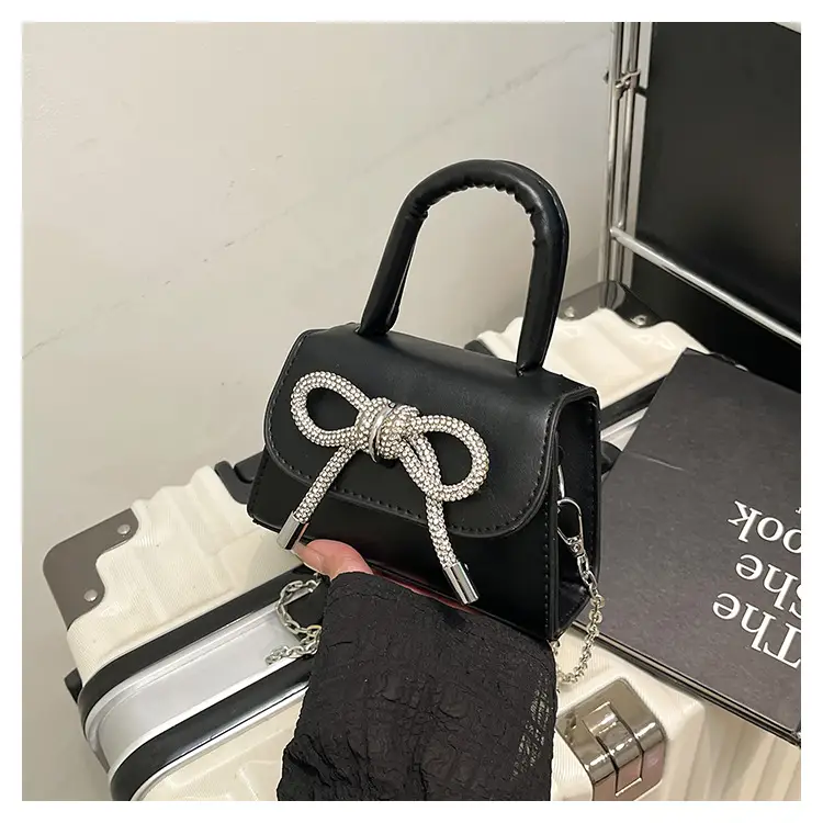 White Bow Chain Shoulder Bag for Women 2025 - Image 4
