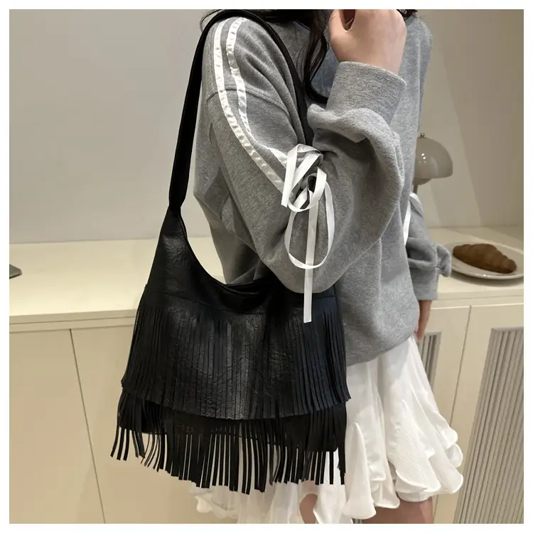 2025 Pink Pleated Tasseling Shoulder Bag for Women — feature 17