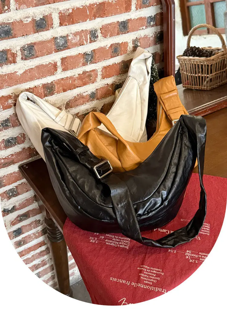 Black Retro Leather Crossbody Bag for Women — feature 1