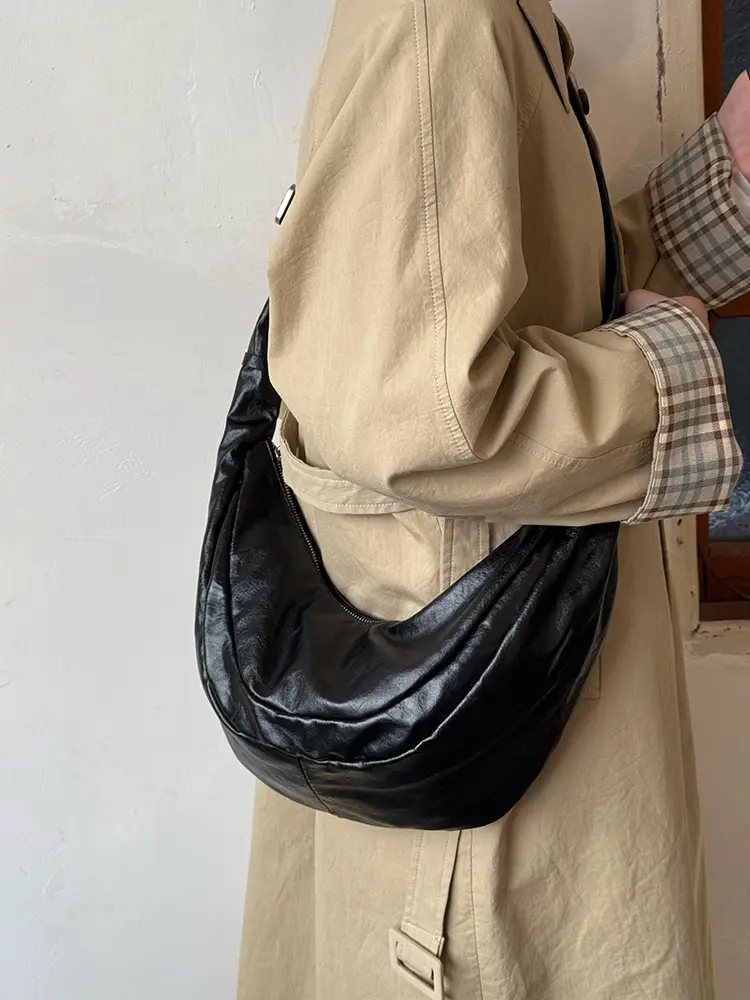 Black Retro Leather Crossbody Bag for Women — feature 18