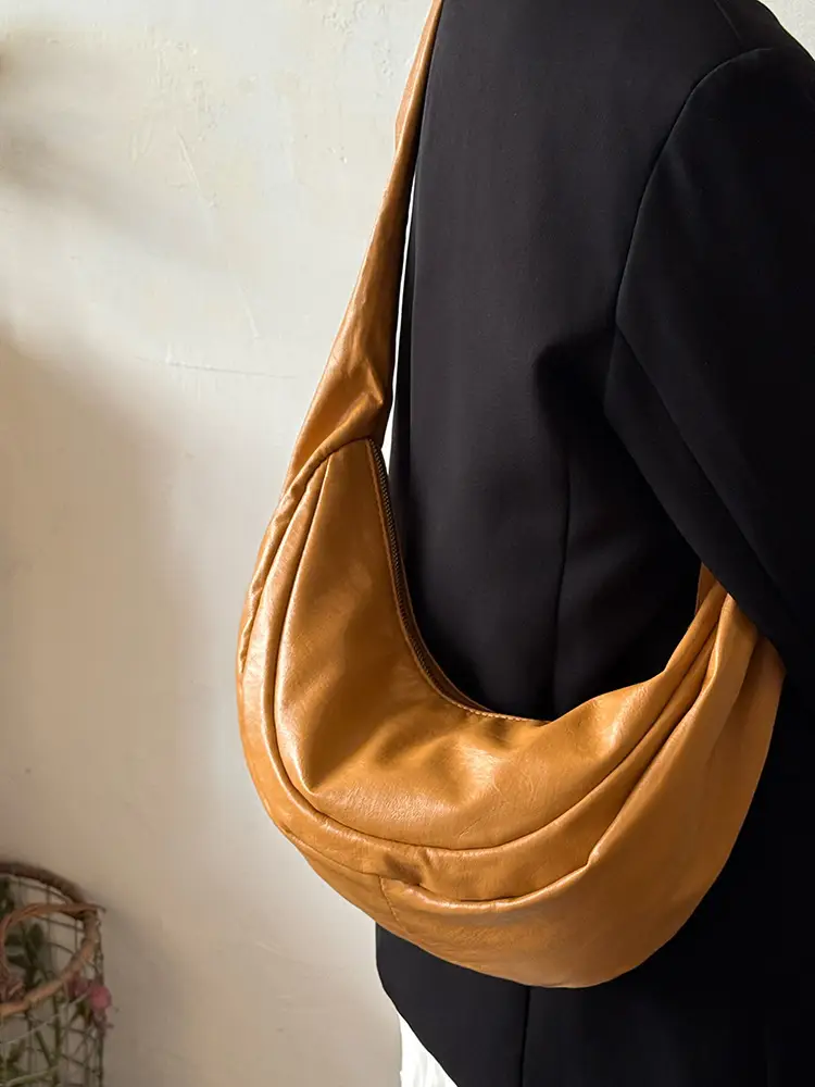 Black Retro Leather Crossbody Bag for Women — feature 30