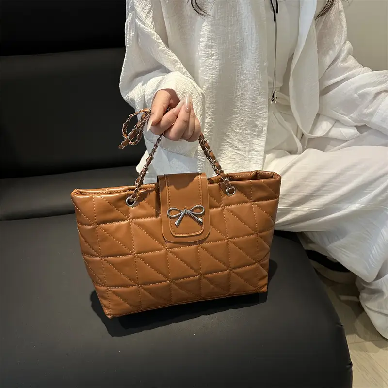 Women Quilted Chain Shoulder Bag Cream 2025