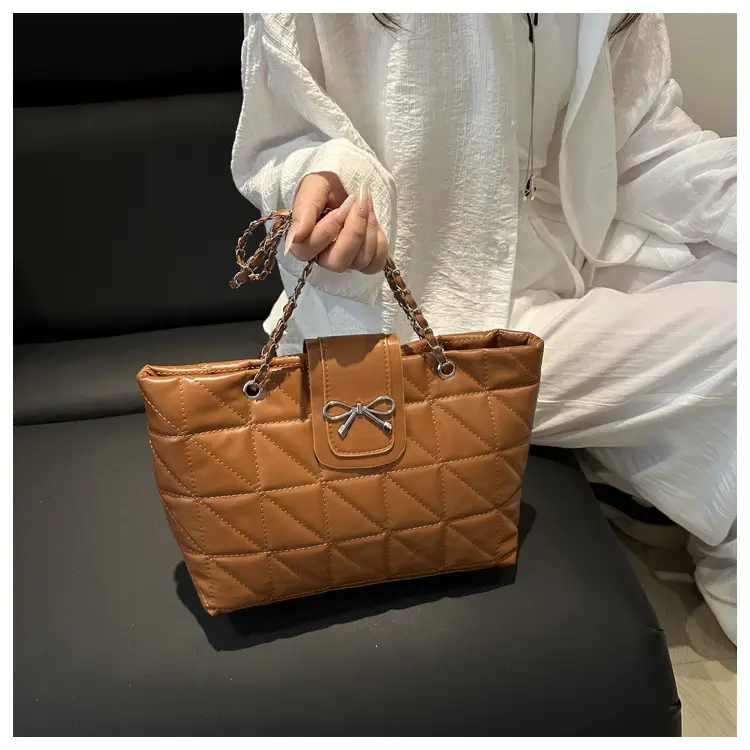 Women Quilted Chain Shoulder Bag Cream 2025 — feature 12