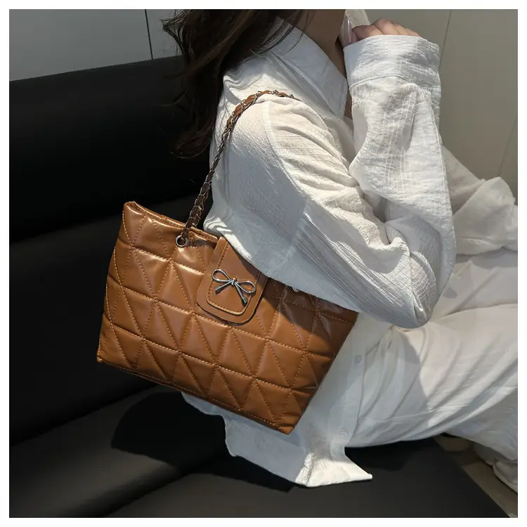 Women Quilted Chain Shoulder Bag Cream 2025 — feature 13
