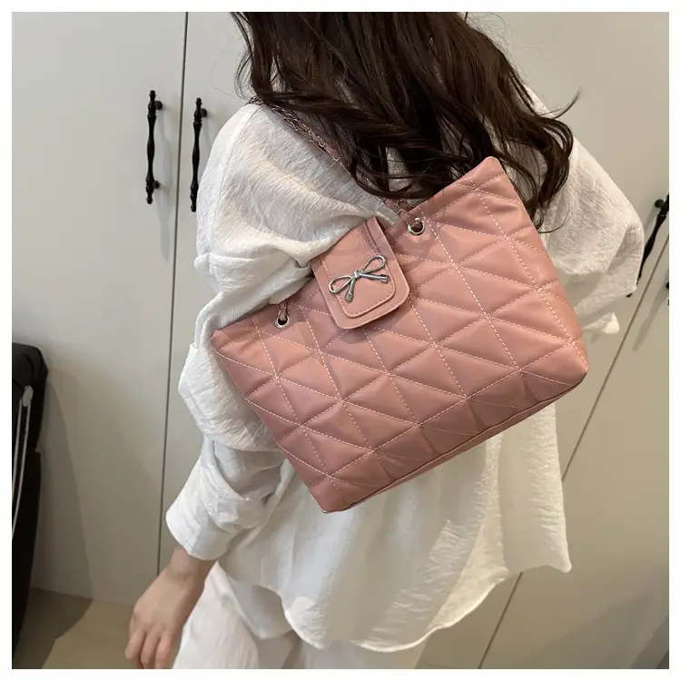 Women Quilted Chain Shoulder Bag Cream 2025 — feature 17