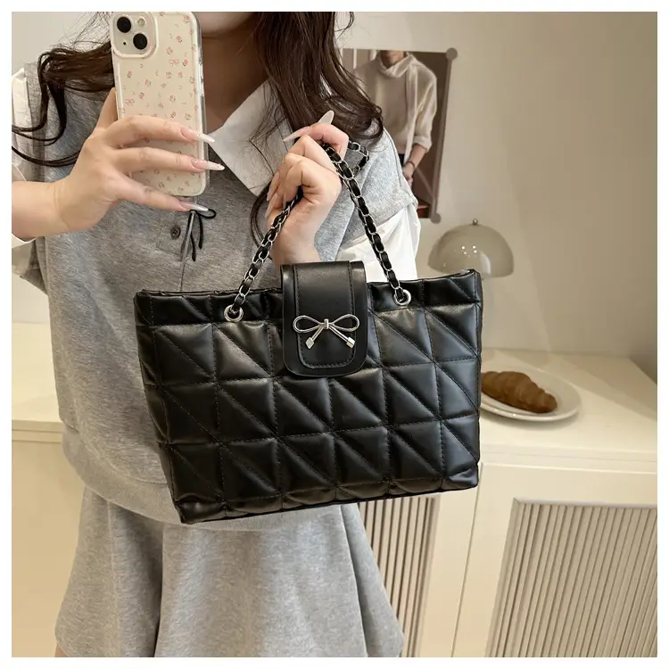 Women Quilted Chain Shoulder Bag Cream 2025 — feature 18