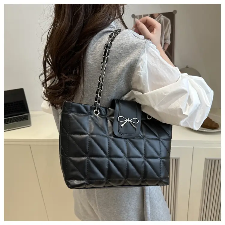 Women Quilted Chain Shoulder Bag Cream 2025 — feature 19
