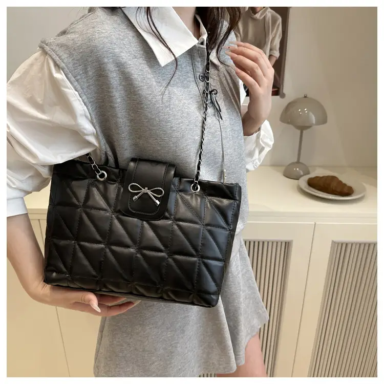Women Quilted Chain Shoulder Bag Cream 2025 — feature 20