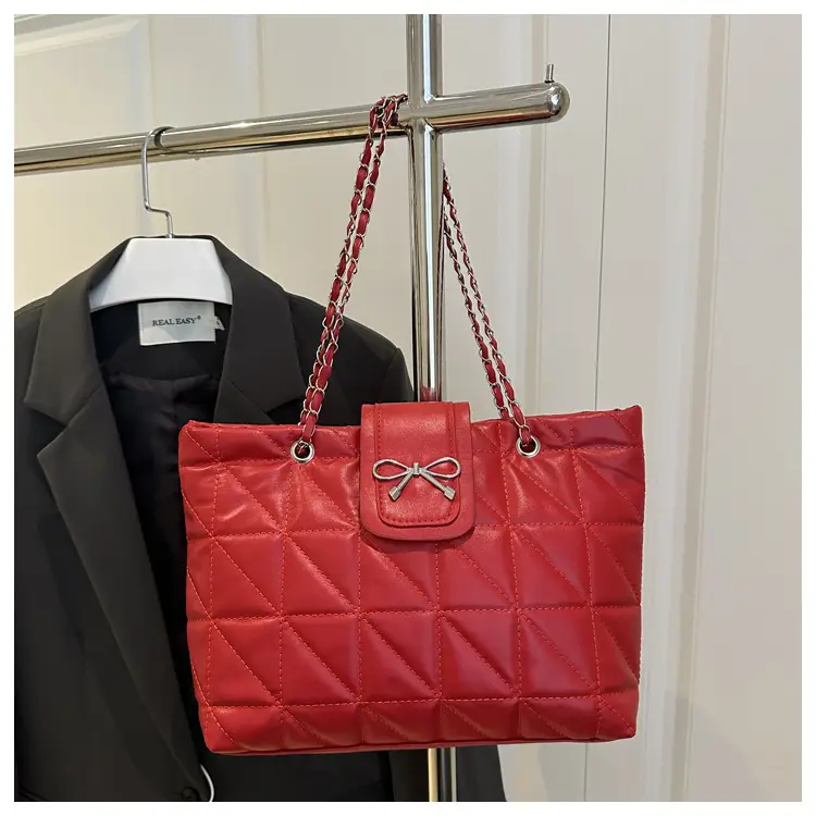 Women Quilted Chain Shoulder Bag Cream 2025 — feature 22