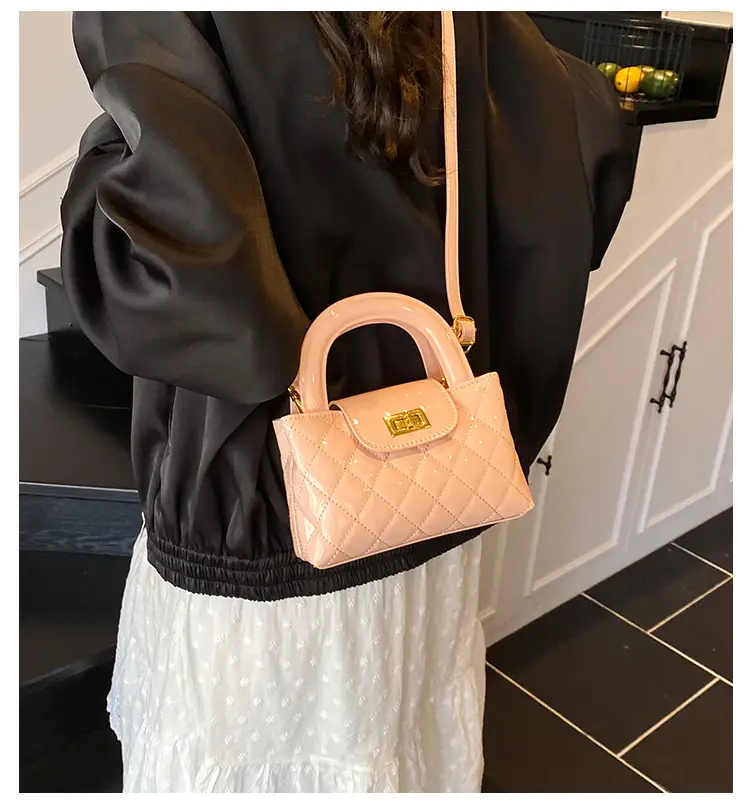 White Rhombus Shoulder Bag for Women 2026 — feature 1