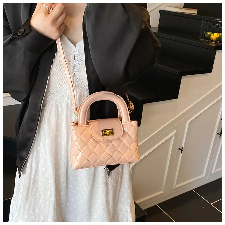White Rhombus Shoulder Bag for Women 2026 — feature 17