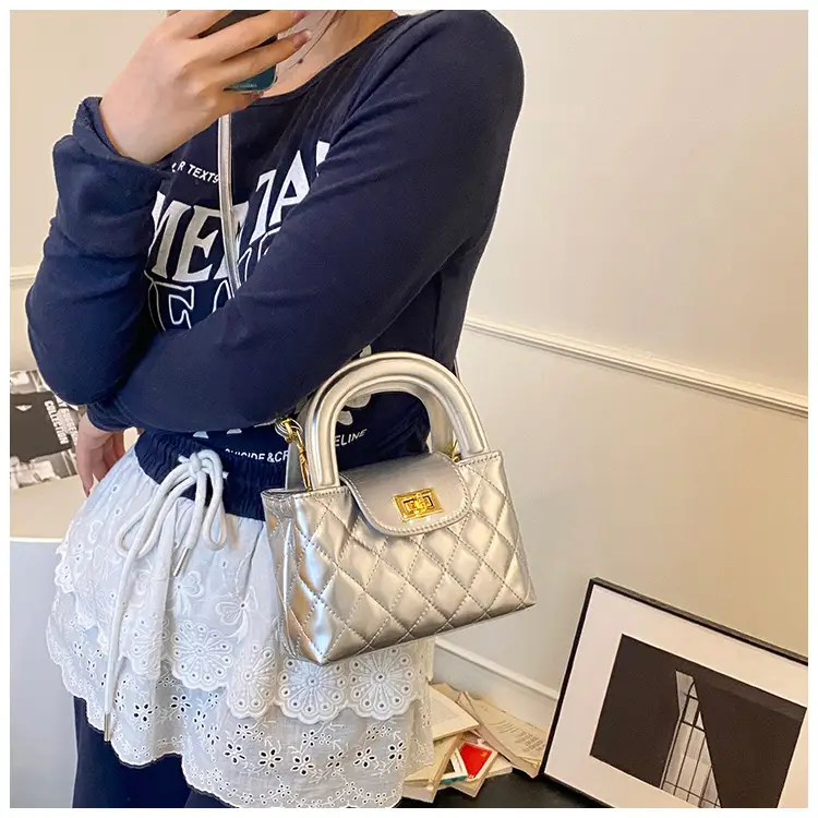 White Rhombus Shoulder Bag for Women 2026 — feature 19