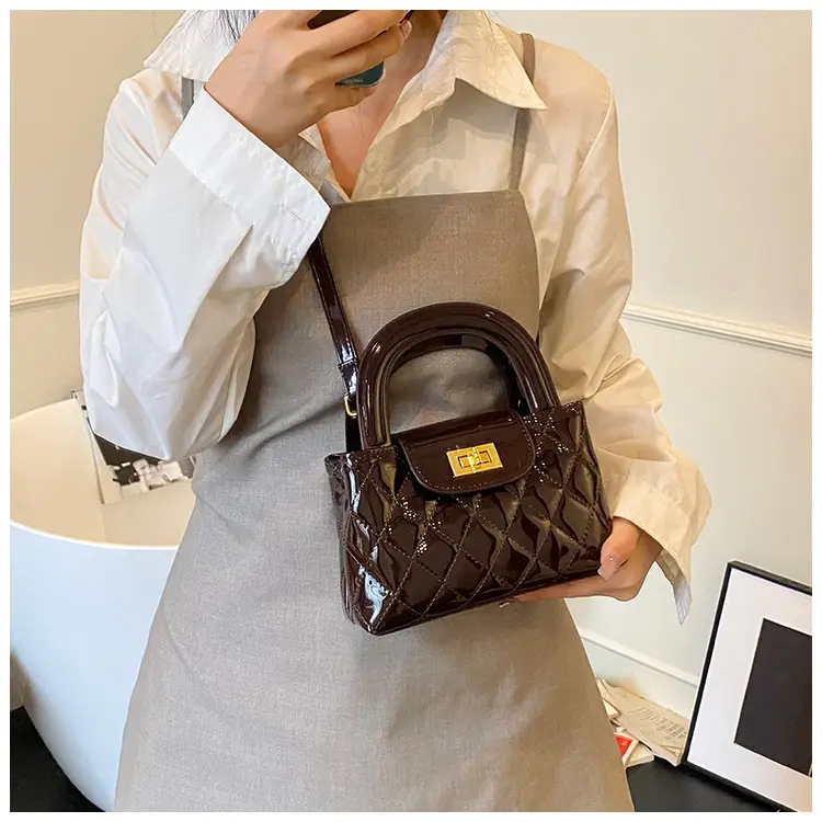 White Rhombus Shoulder Bag for Women 2026 — feature 21