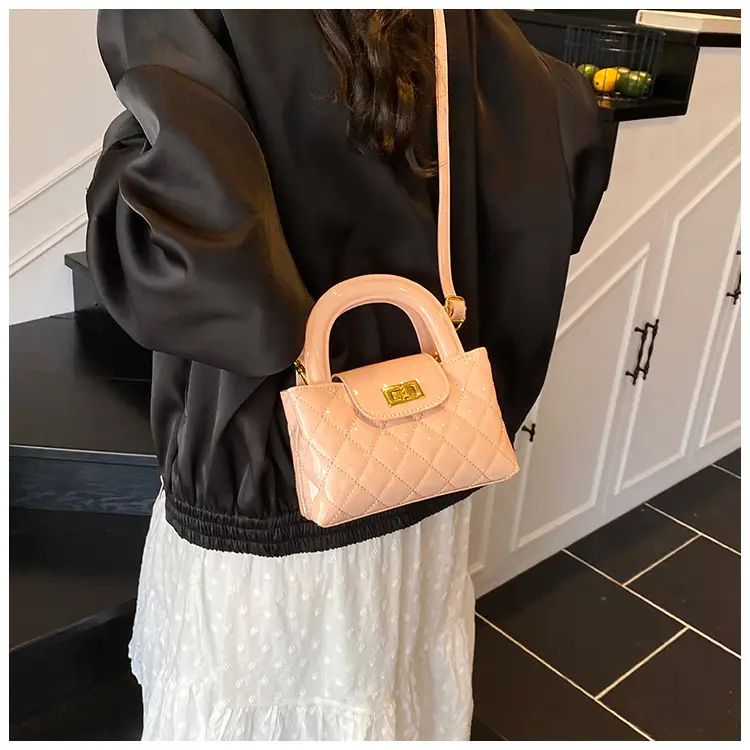 White Rhombus Shoulder Bag for Women 2026 — feature 24